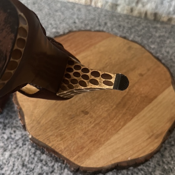 NAUGHTY MONKEY 🐒💕Brown Leopard Platform Decked Out High Heel Pumps Size 8 - Picture 7 of 9